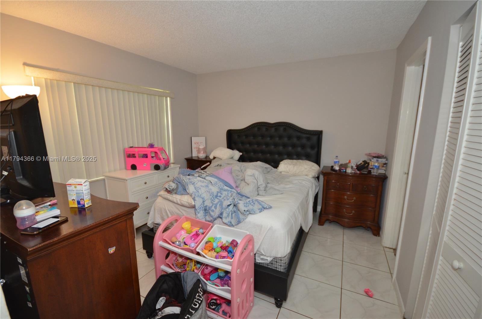 LAKEWOOD VILLAGE - Residential