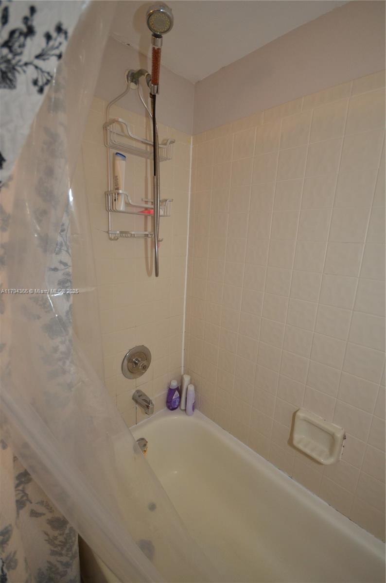 LAKEWOOD VILLAGE - Residential