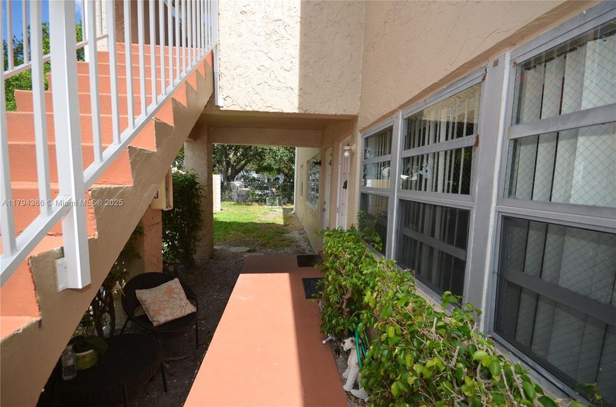 Centrally located in Coral Springs, Access to Schools, Shopping, Public Transportation.