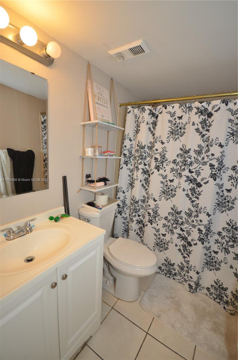 LAKEWOOD VILLAGE - Residential