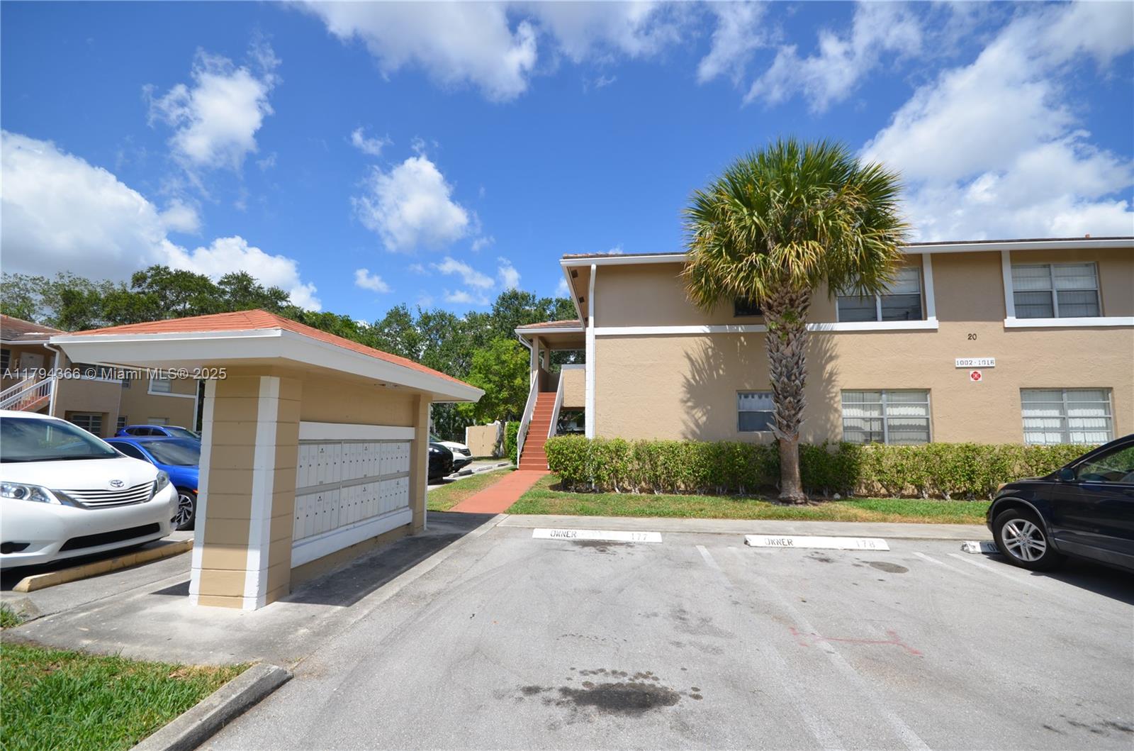 LAKEWOOD VILLAGE - Residential