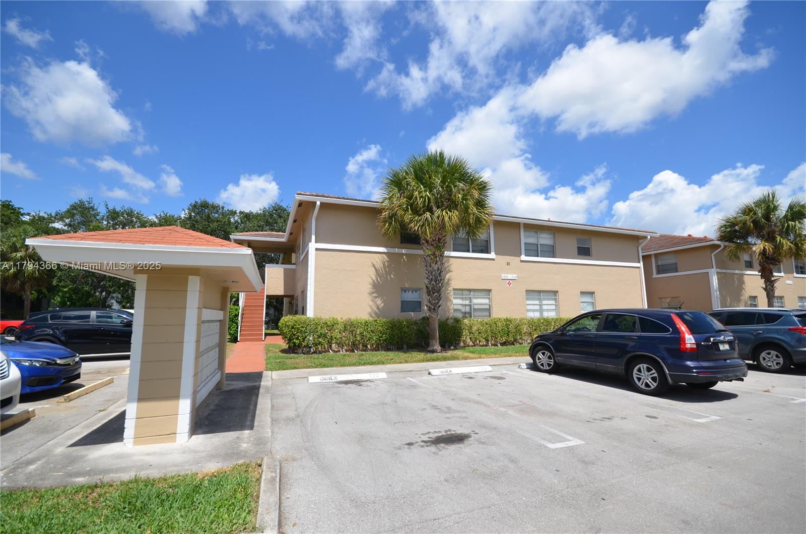 LAKEWOOD VILLAGE - Residential