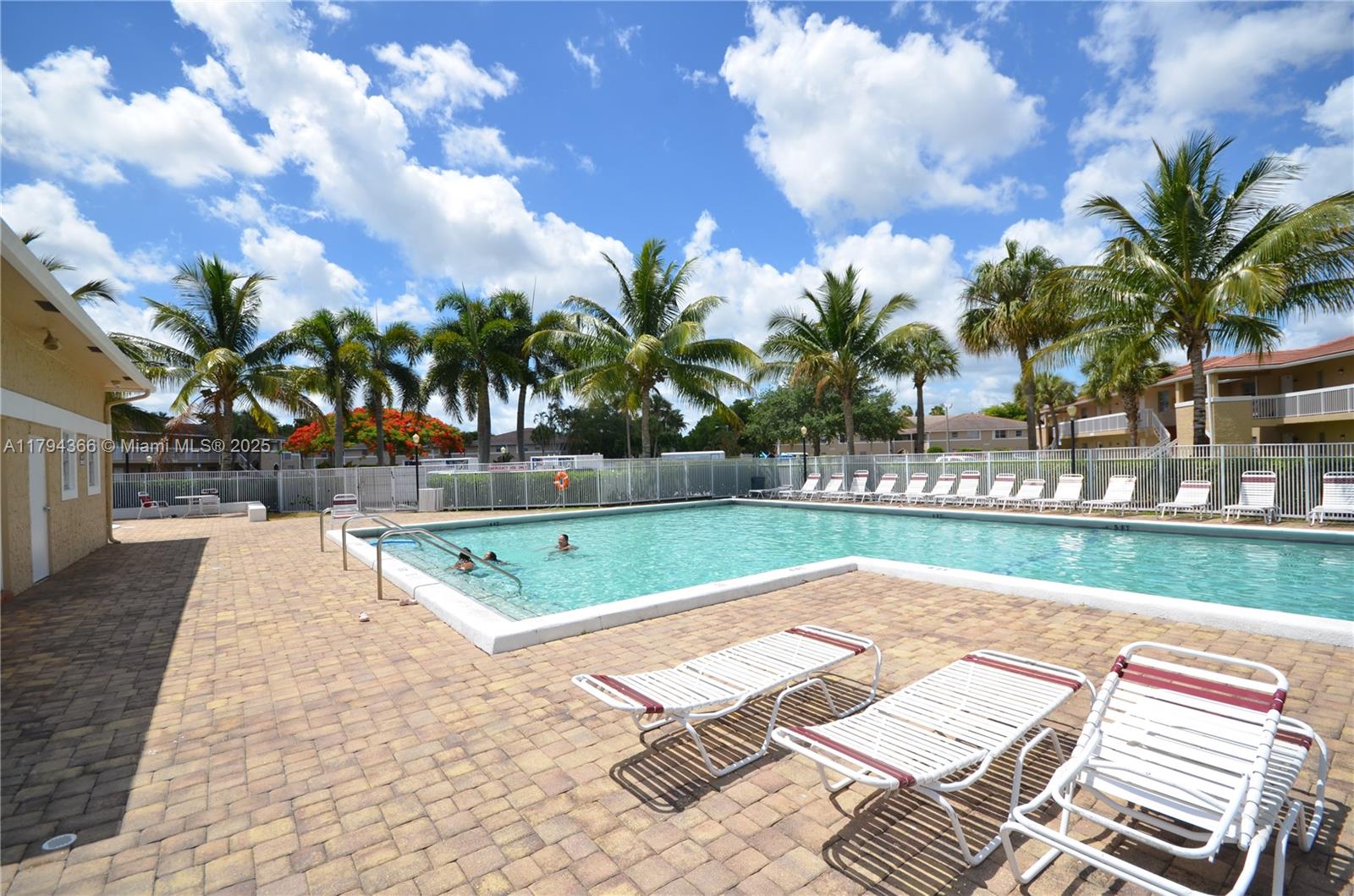 LAKEWOOD VILLAGE - Residential