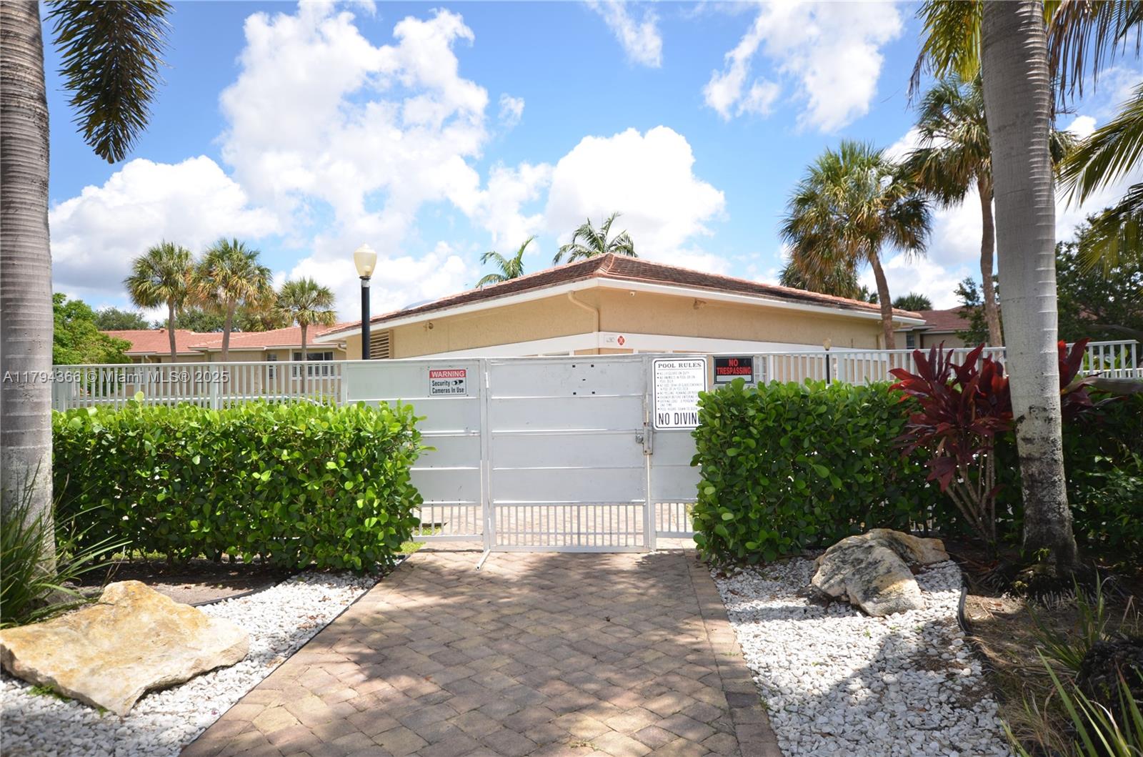 LAKEWOOD VILLAGE - Residential