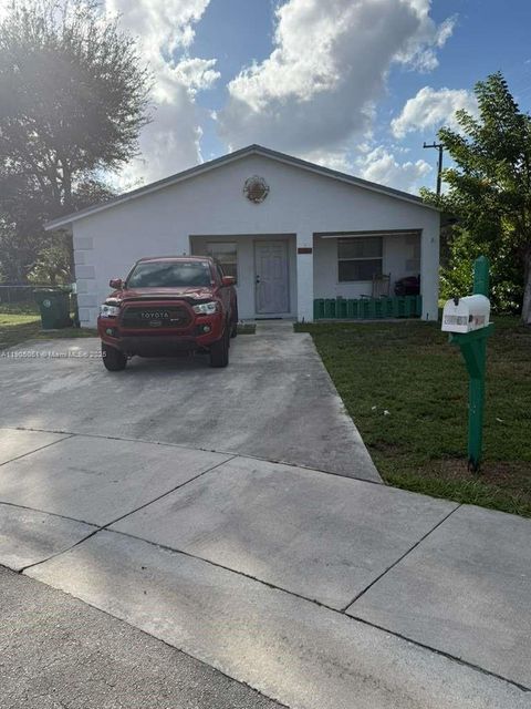 3282 NW 75th Way Davie FL 33024