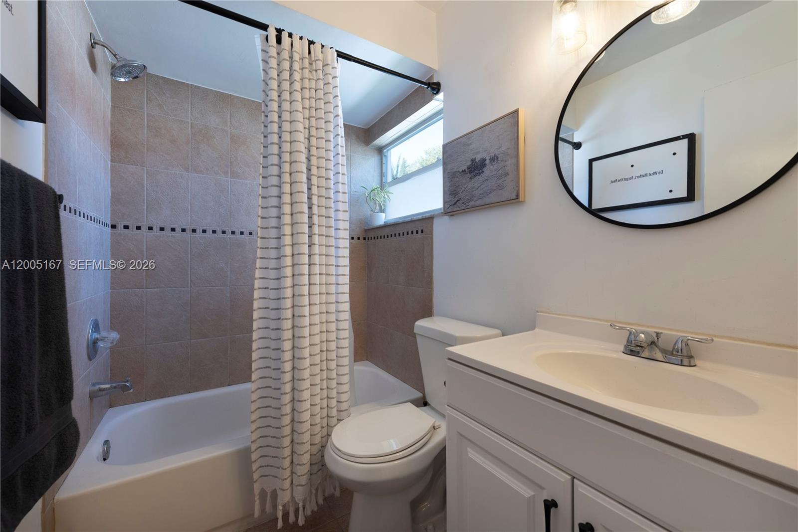 SAGA BAY TOWNHOMES - Residential