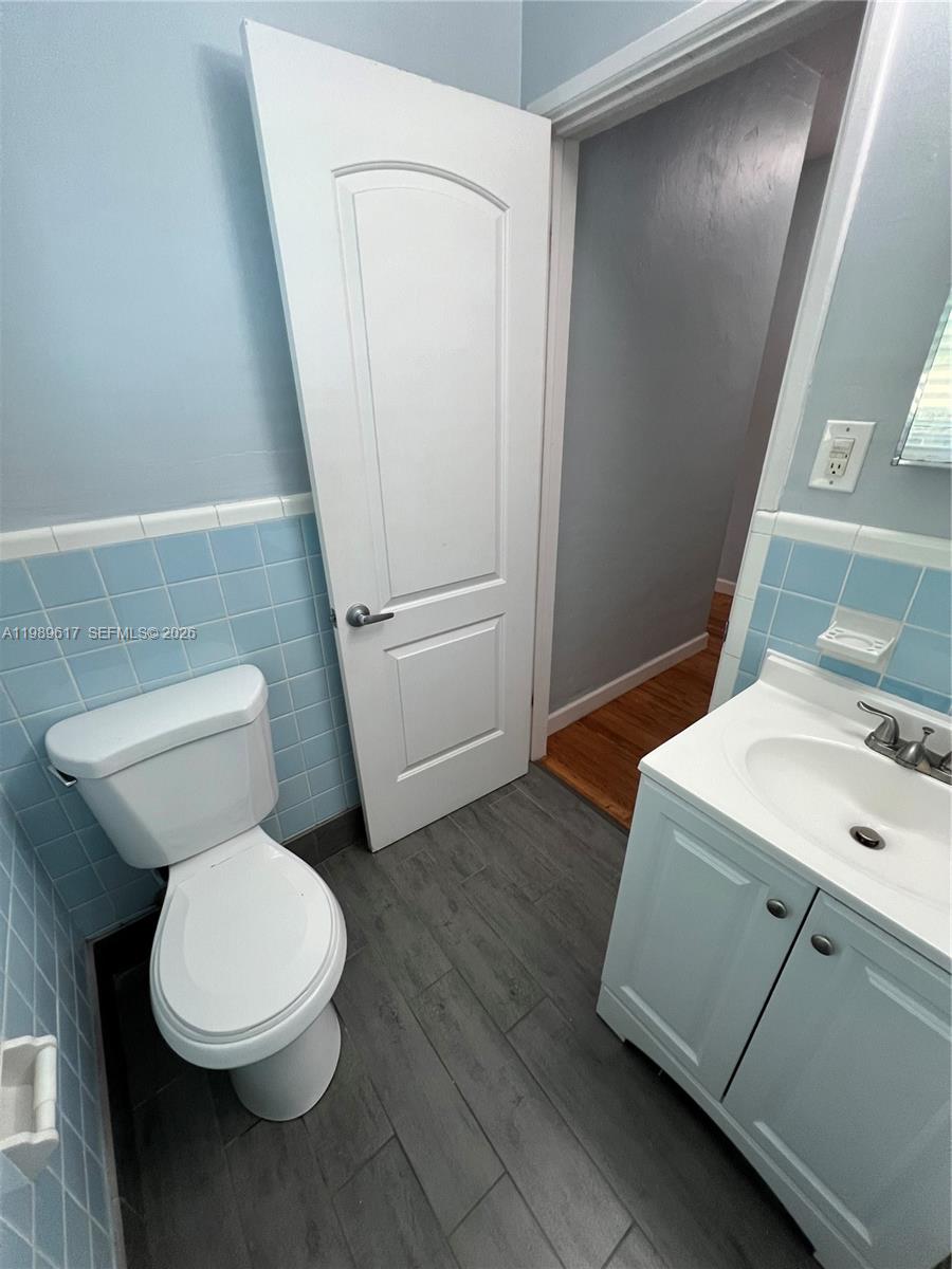 REV PL SEC 2 CC ESTATES - Residential Lease