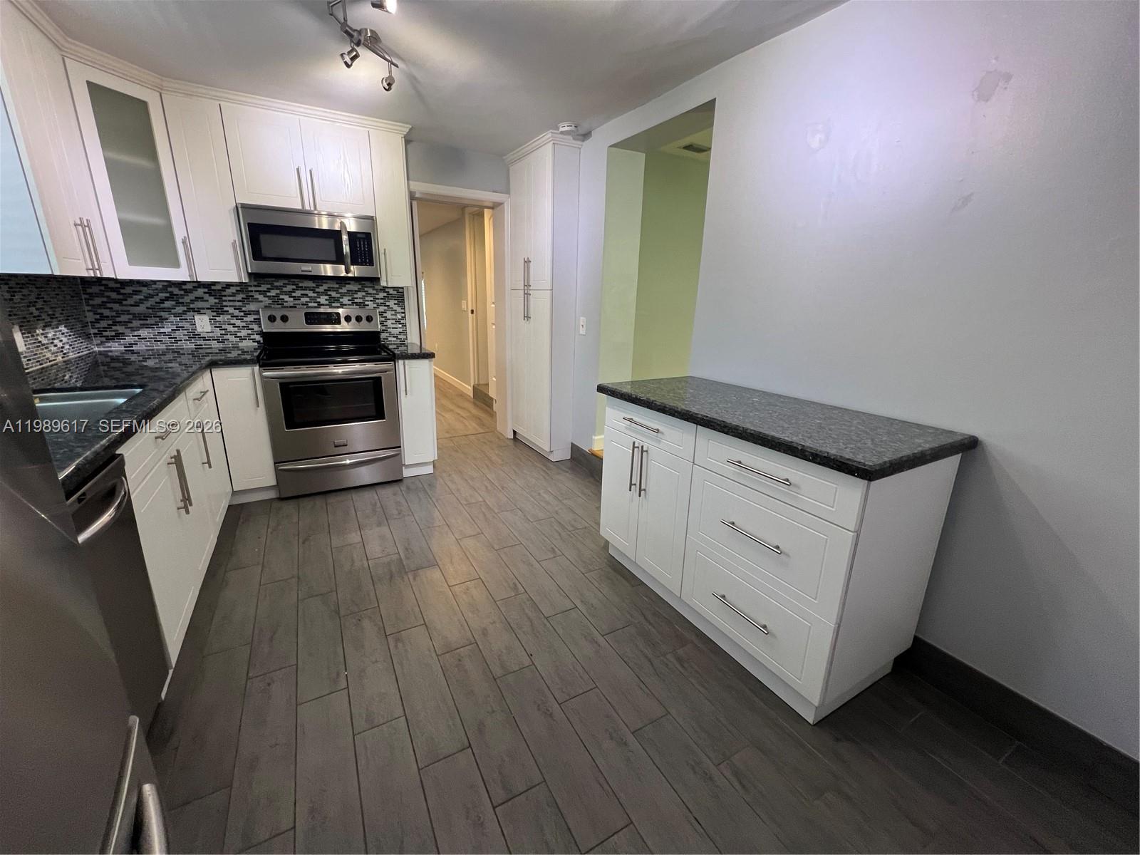 REV PL SEC 2 CC ESTATES - Residential Lease