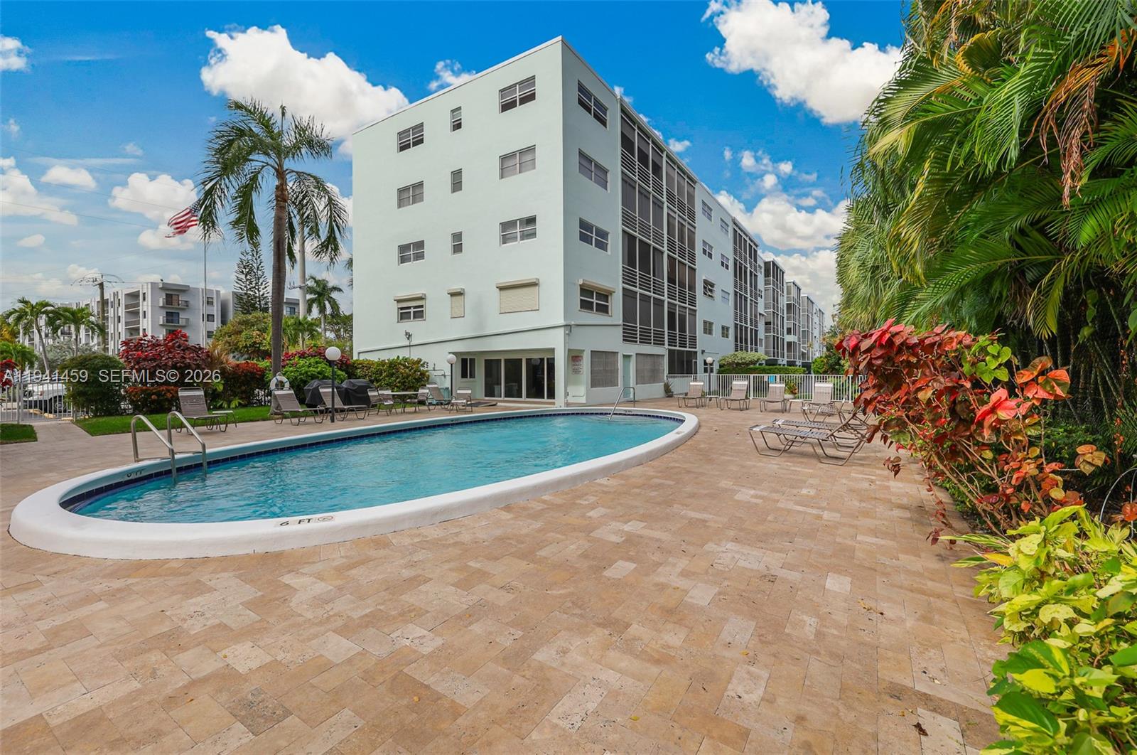 FAIRWAYS NORTH CO-OP - Residential