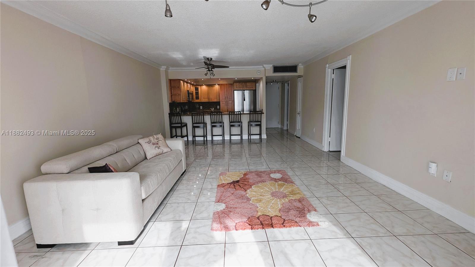 ARLEN BEACH CONDO - Residential