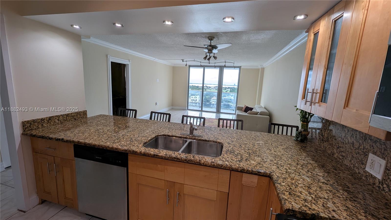 ARLEN BEACH CONDO - Residential
