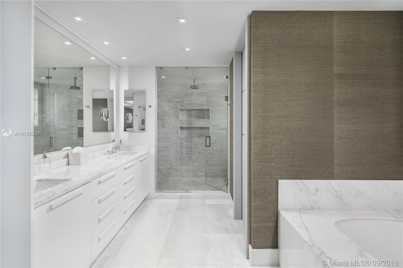 OCEANSIDE FISHER ISL COND - Residential