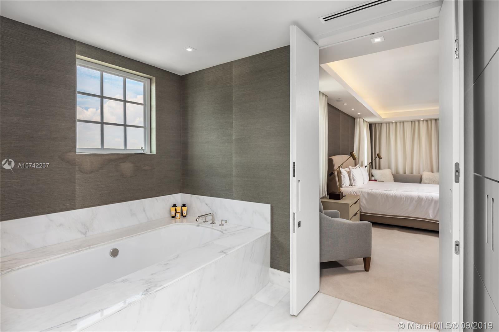 OCEANSIDE FISHER ISL COND - Residential