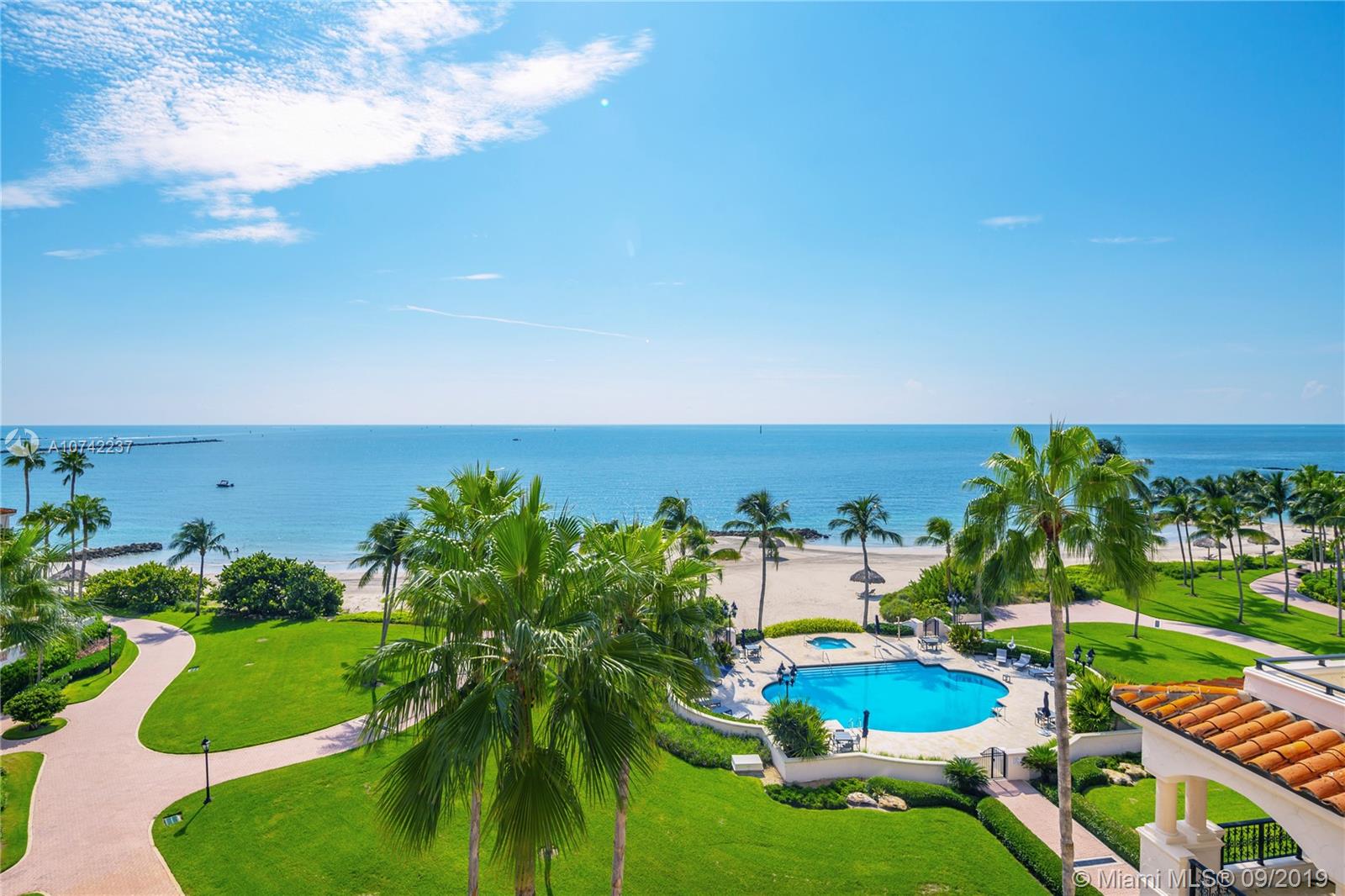 OCEANSIDE FISHER ISL COND - Residential