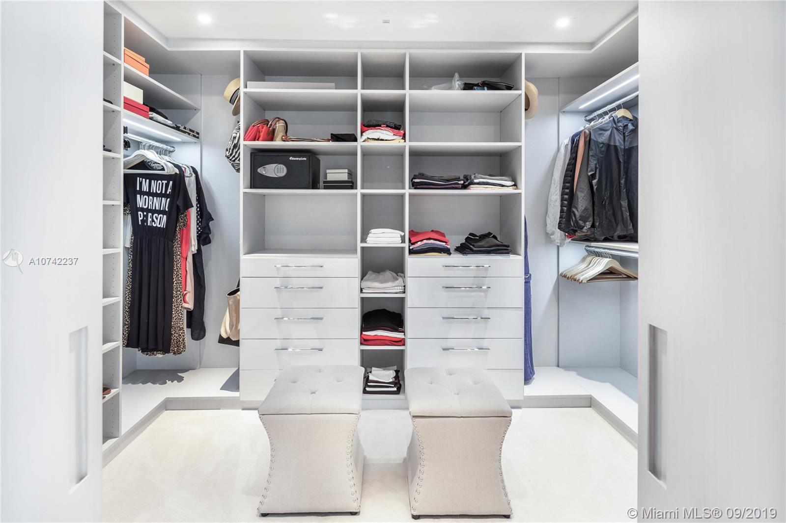 OCEANSIDE FISHER ISL COND - Residential