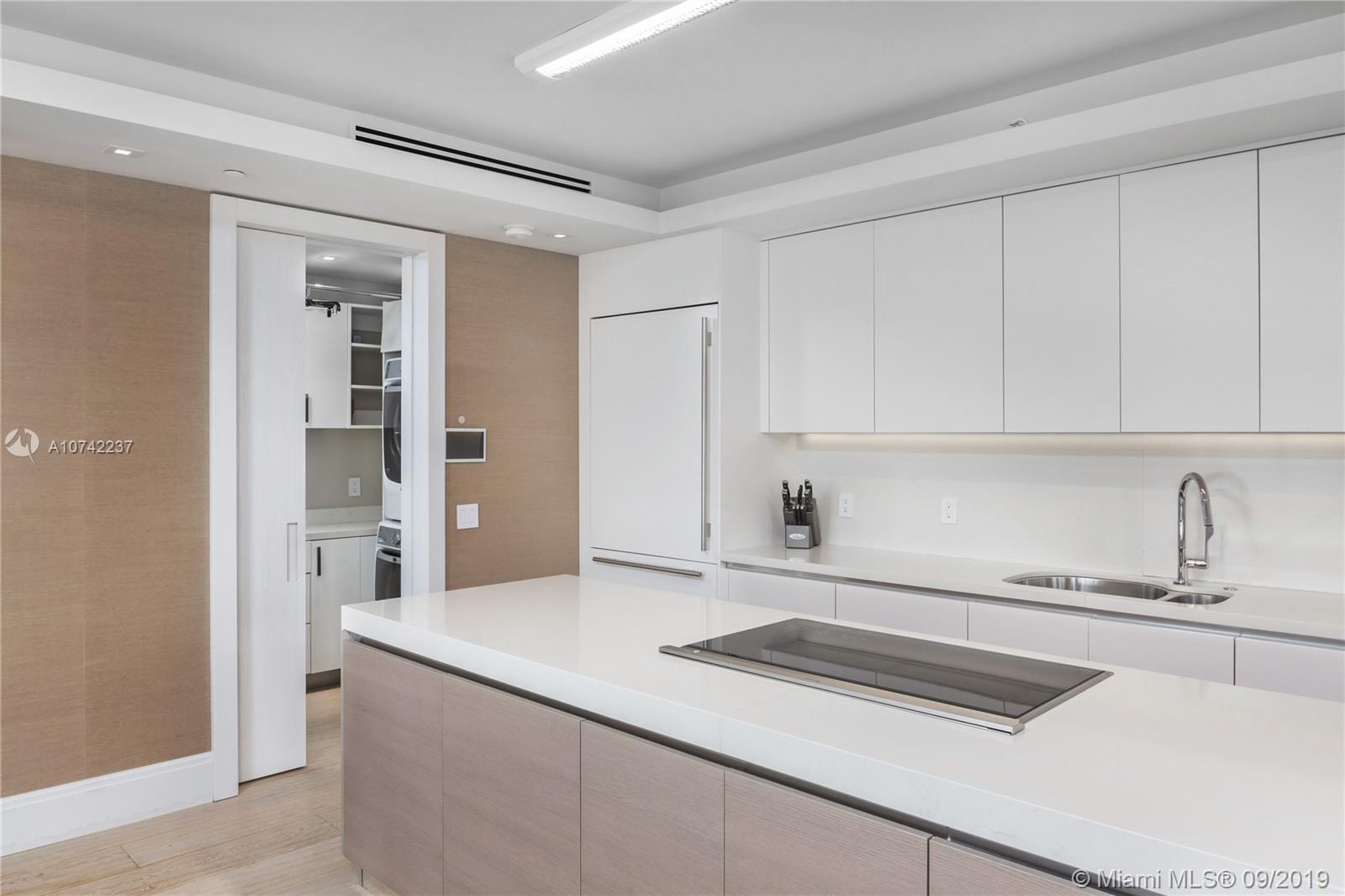 OCEANSIDE FISHER ISL COND - Residential