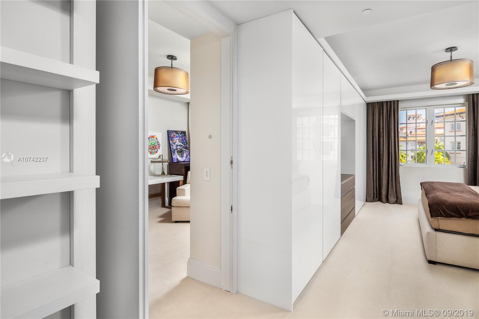 OCEANSIDE FISHER ISL COND - Residential