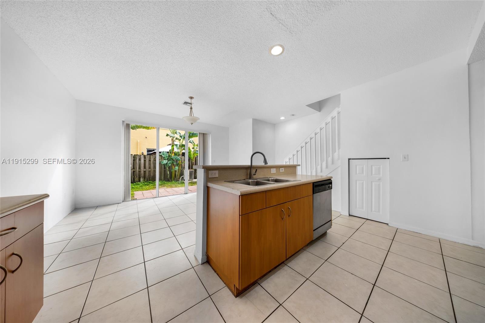 MARBELLA BAY - Residential