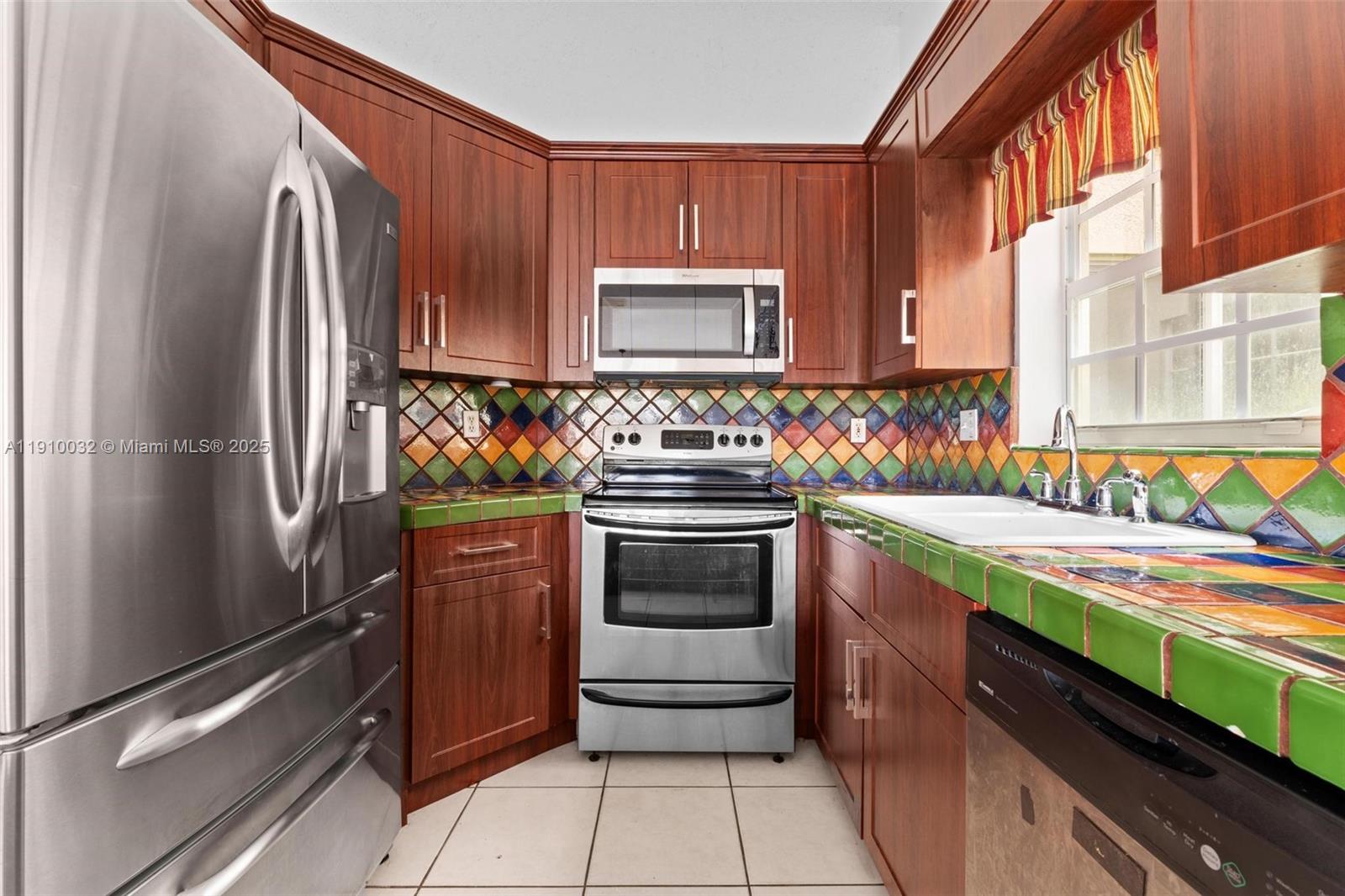 PARK LAKES BY THE MEADOWS - Residential Lease