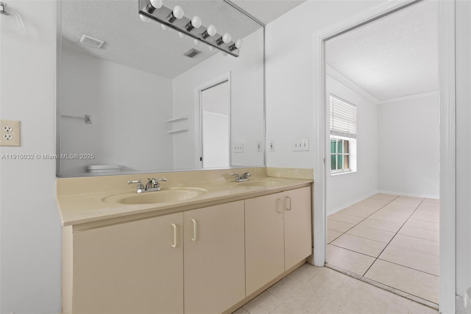 PARK LAKES BY THE MEADOWS - Residential Lease