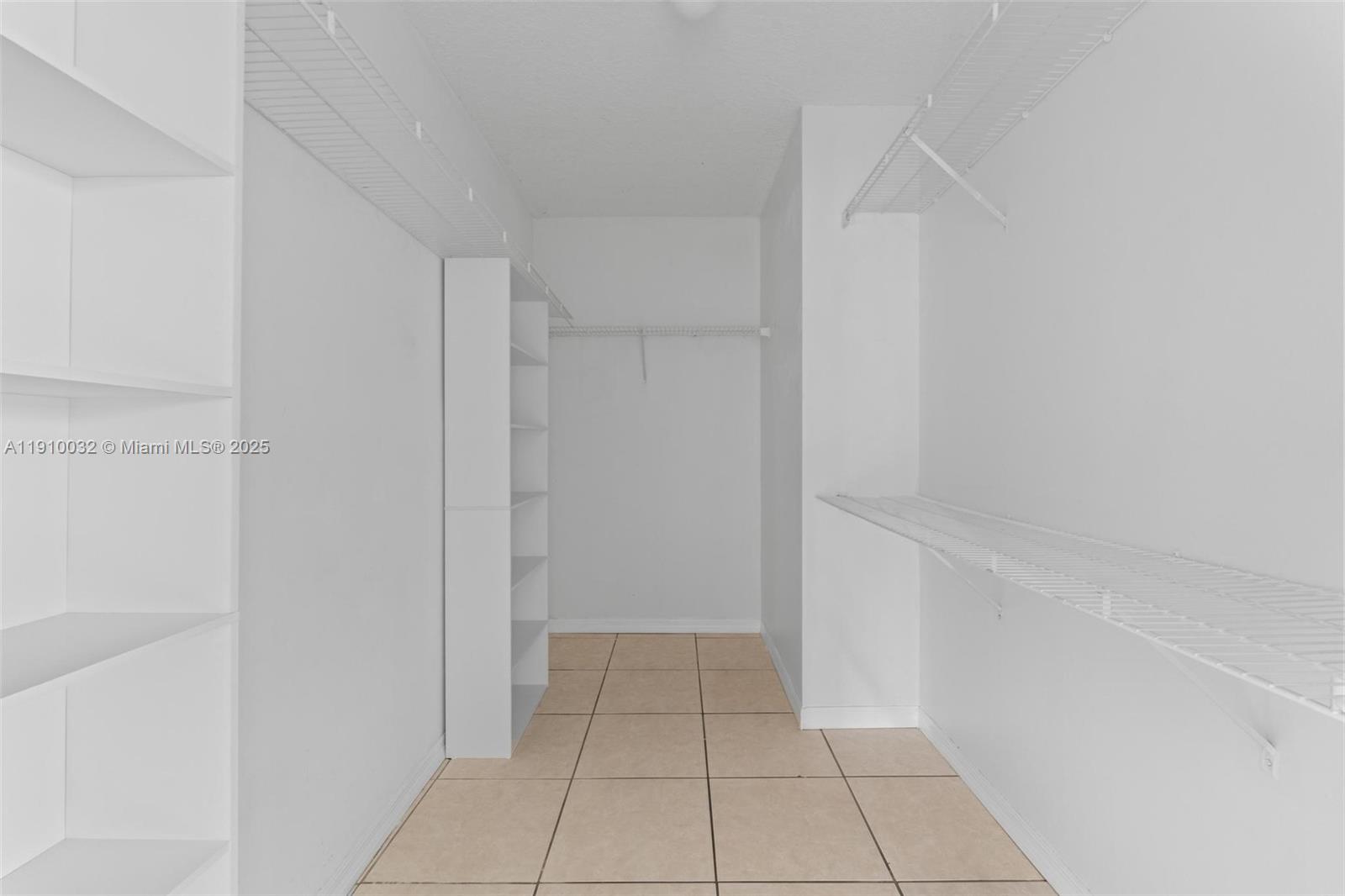 PARK LAKES BY THE MEADOWS - Residential Lease