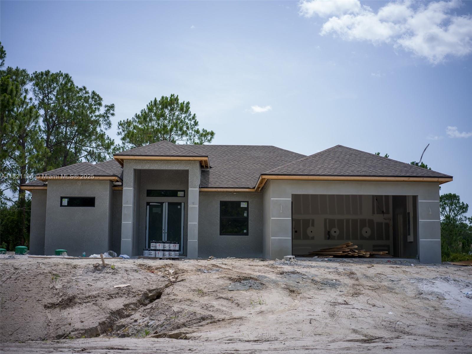 811 Rush Ave, Lehigh Acres, Lee County, Florida - 3 Bedrooms  
2 Bathrooms - 