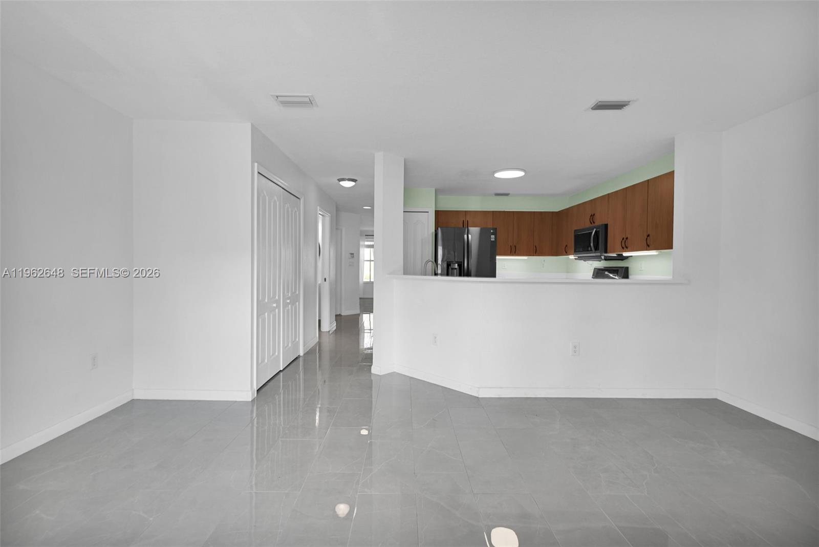 MELROSE POINT CONDO - Residential