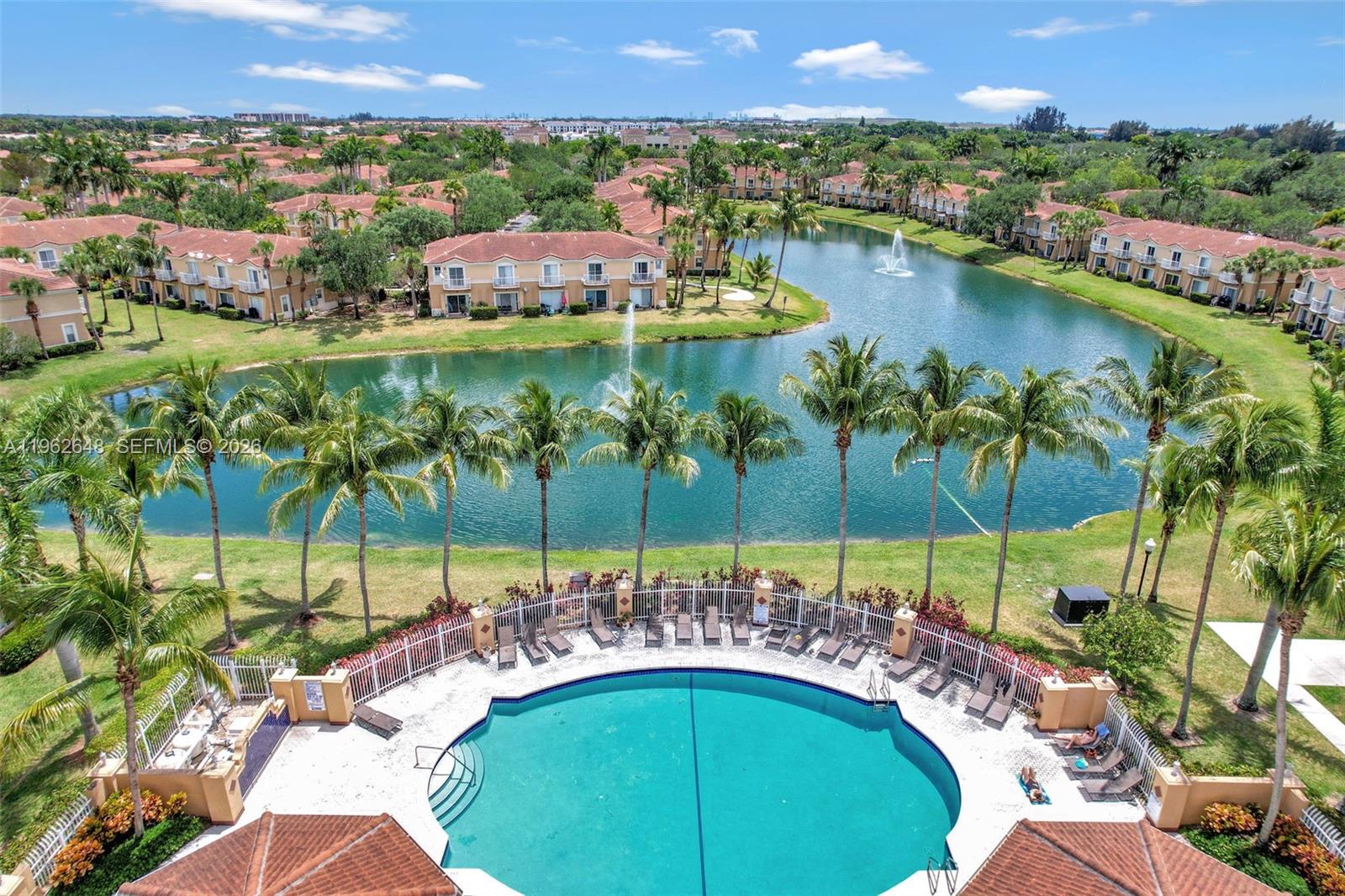 MELROSE POINT CONDO - Residential