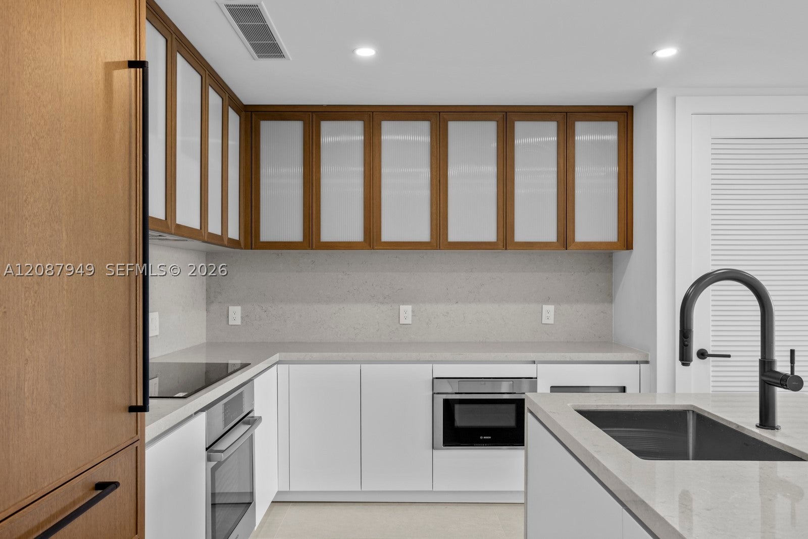 2200 Brickell Ave 319