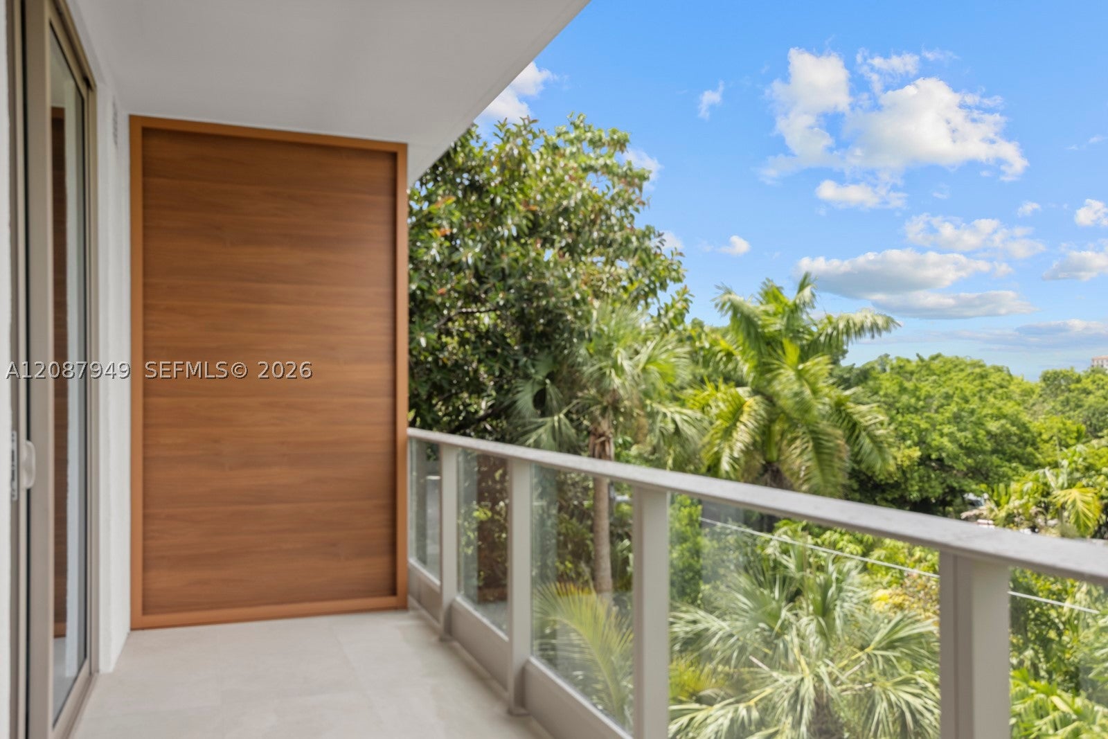 2200 Brickell Ave 319