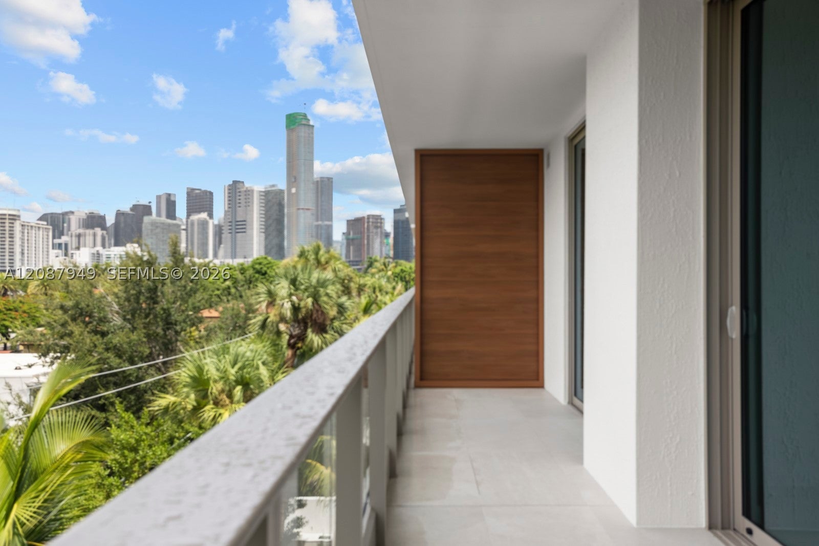2200 Brickell Ave 319