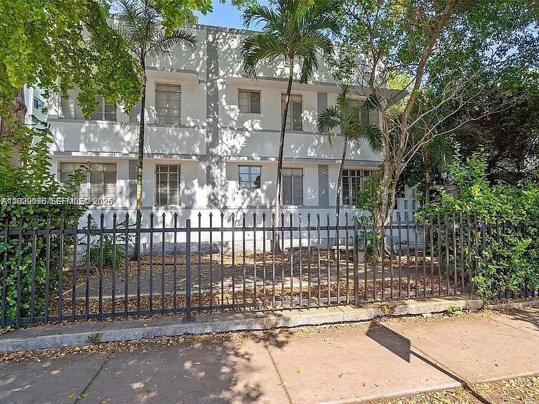 817 Lenox Ave 5