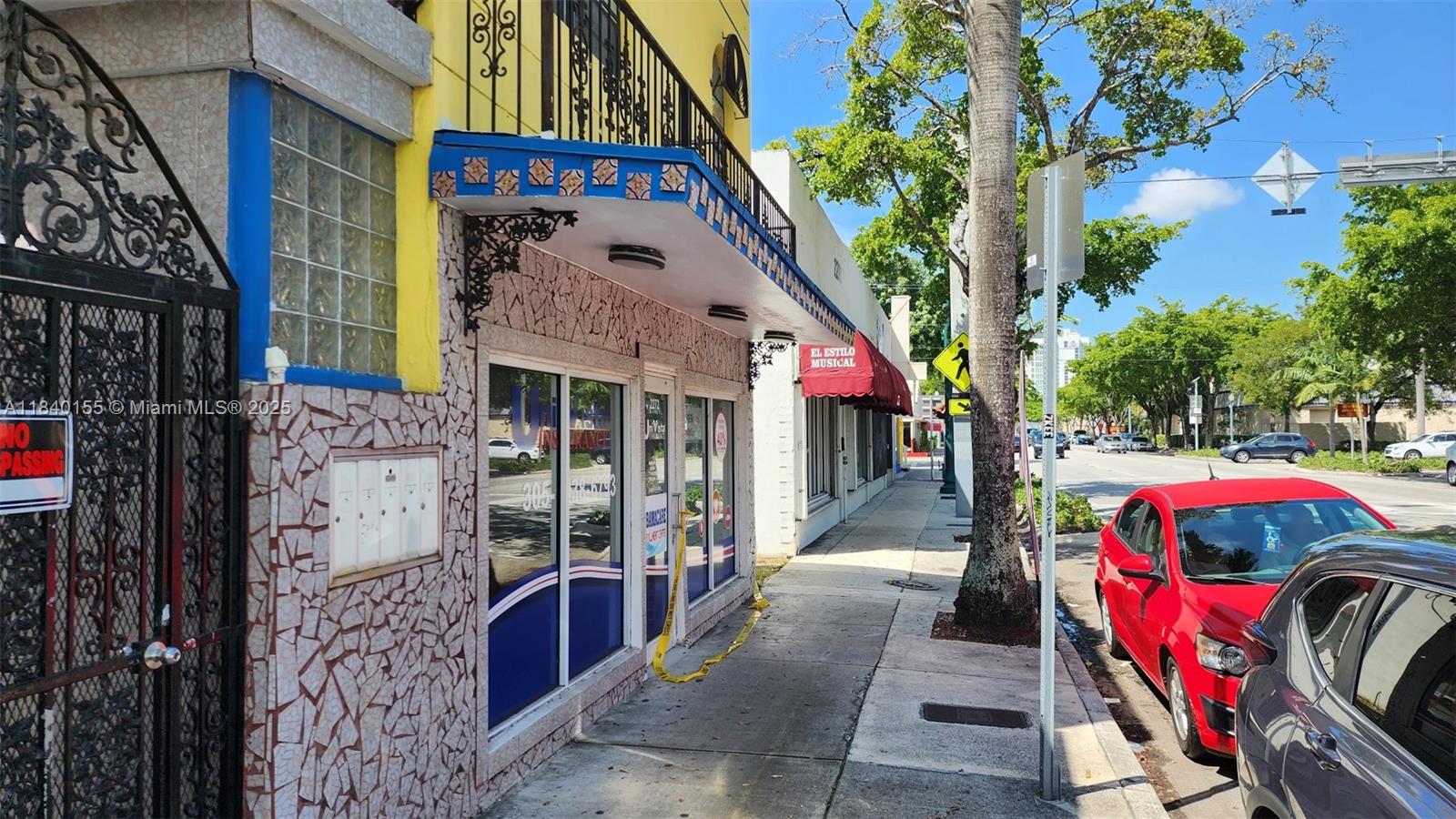 2272 SW 8th St