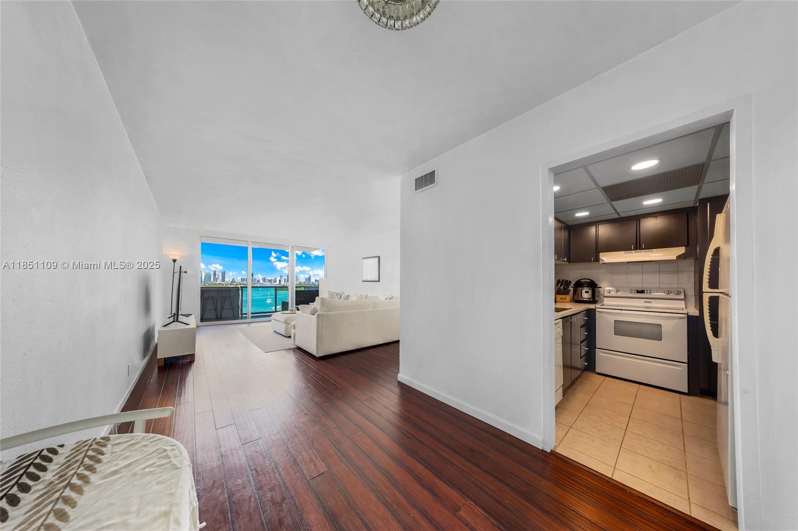 1200 West Ave 1104