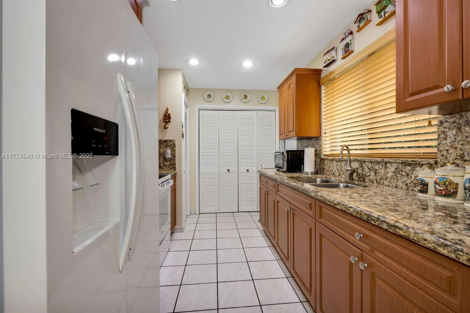 Miami, Florida 33135, United States, ,Residential,Pending,99634