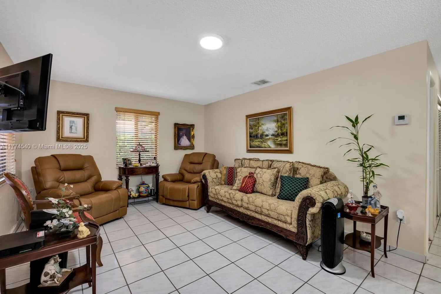 Miami, Florida 33135, United States, ,Residential,Pending,99634