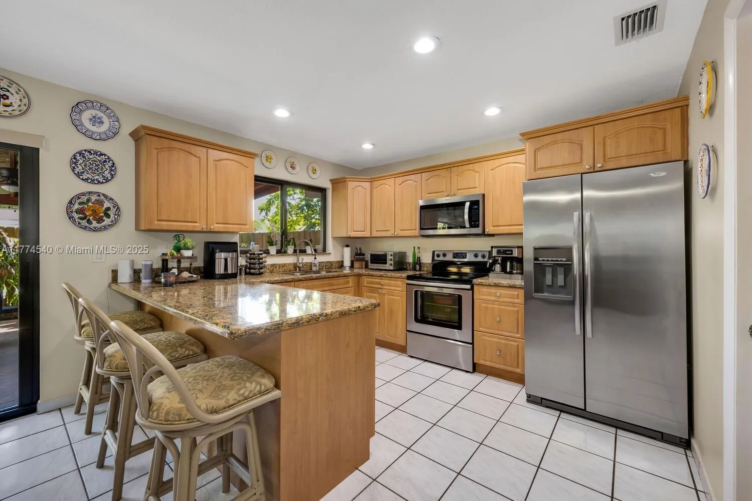 Miami, Florida 33135, United States, ,Residential,Pending,99634