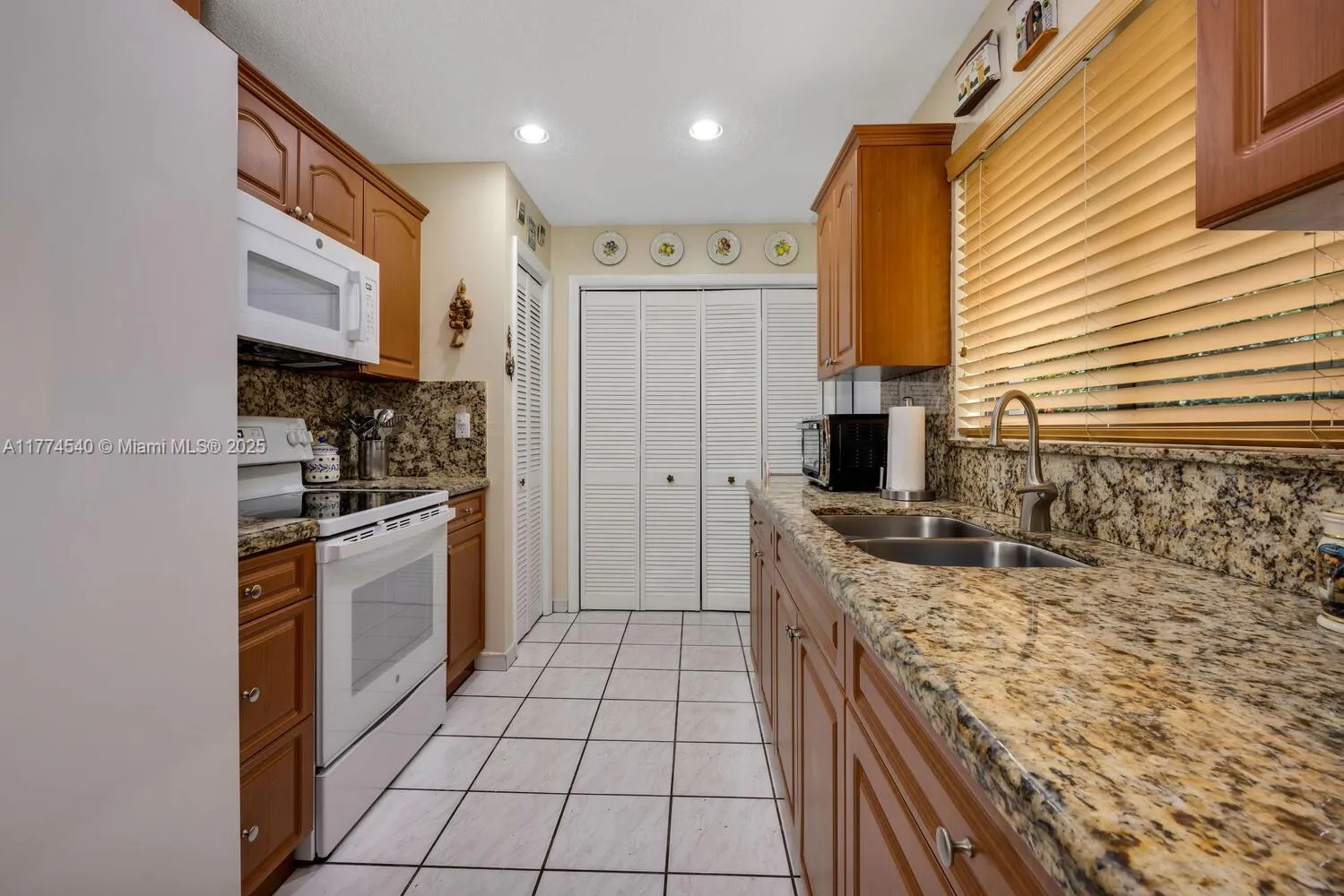 Miami, Florida 33135, United States, ,Residential,Pending,99634