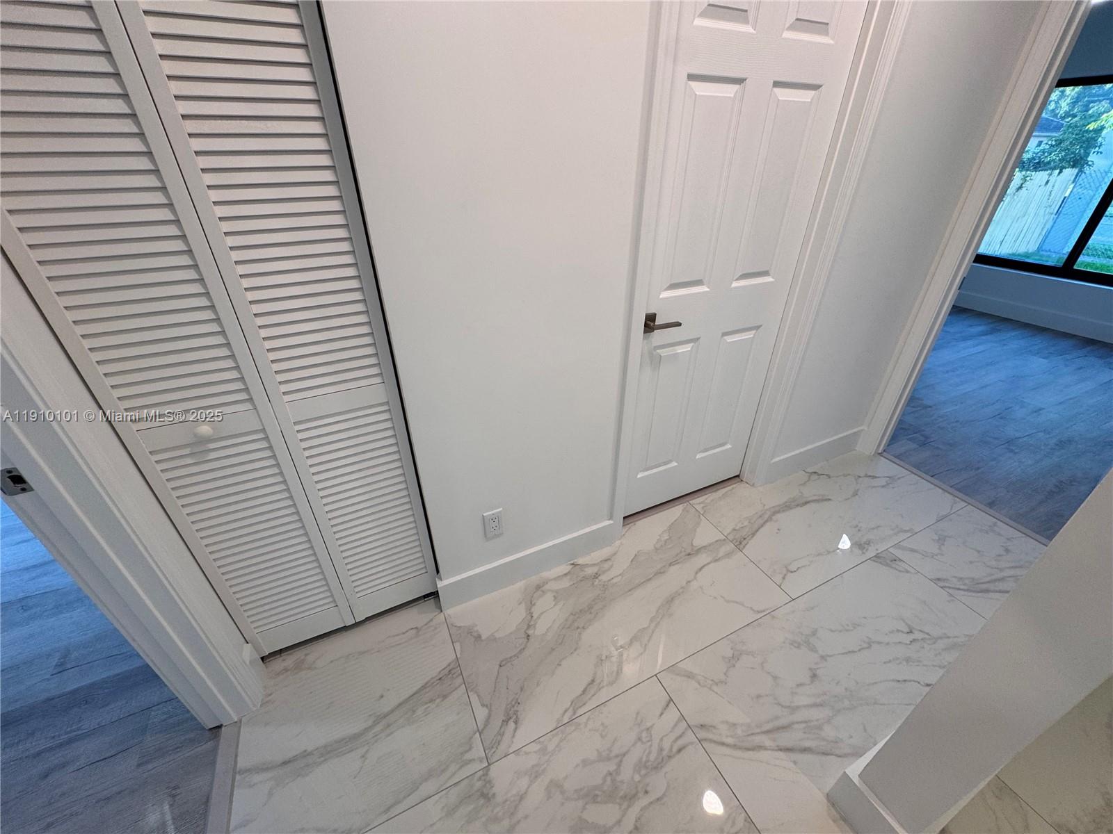 FRANKLIN PARK - Residential Lease