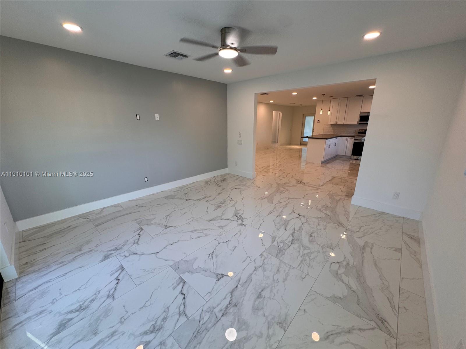 FRANKLIN PARK - Residential Lease