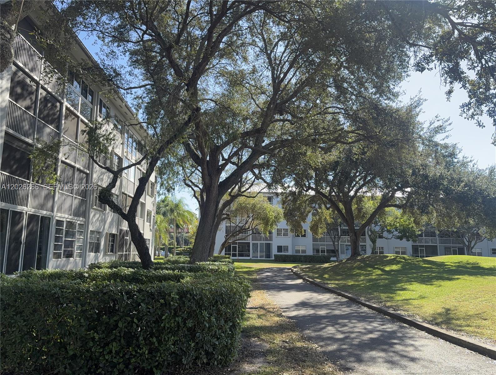 CAMBRIDGE AT CENTURY VILL - Residential