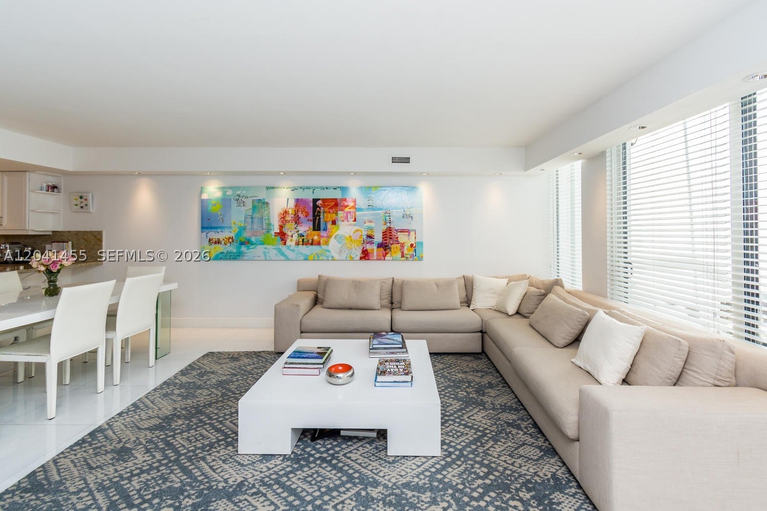 425 Grapetree Dr 206