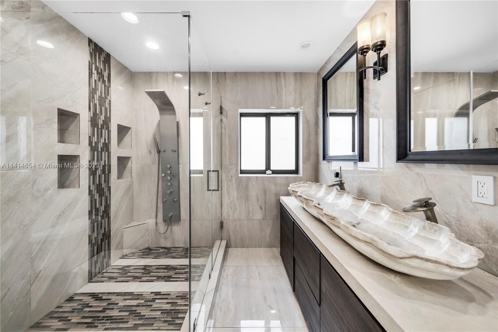 AMD PL BISCAYNE PINES - Residential