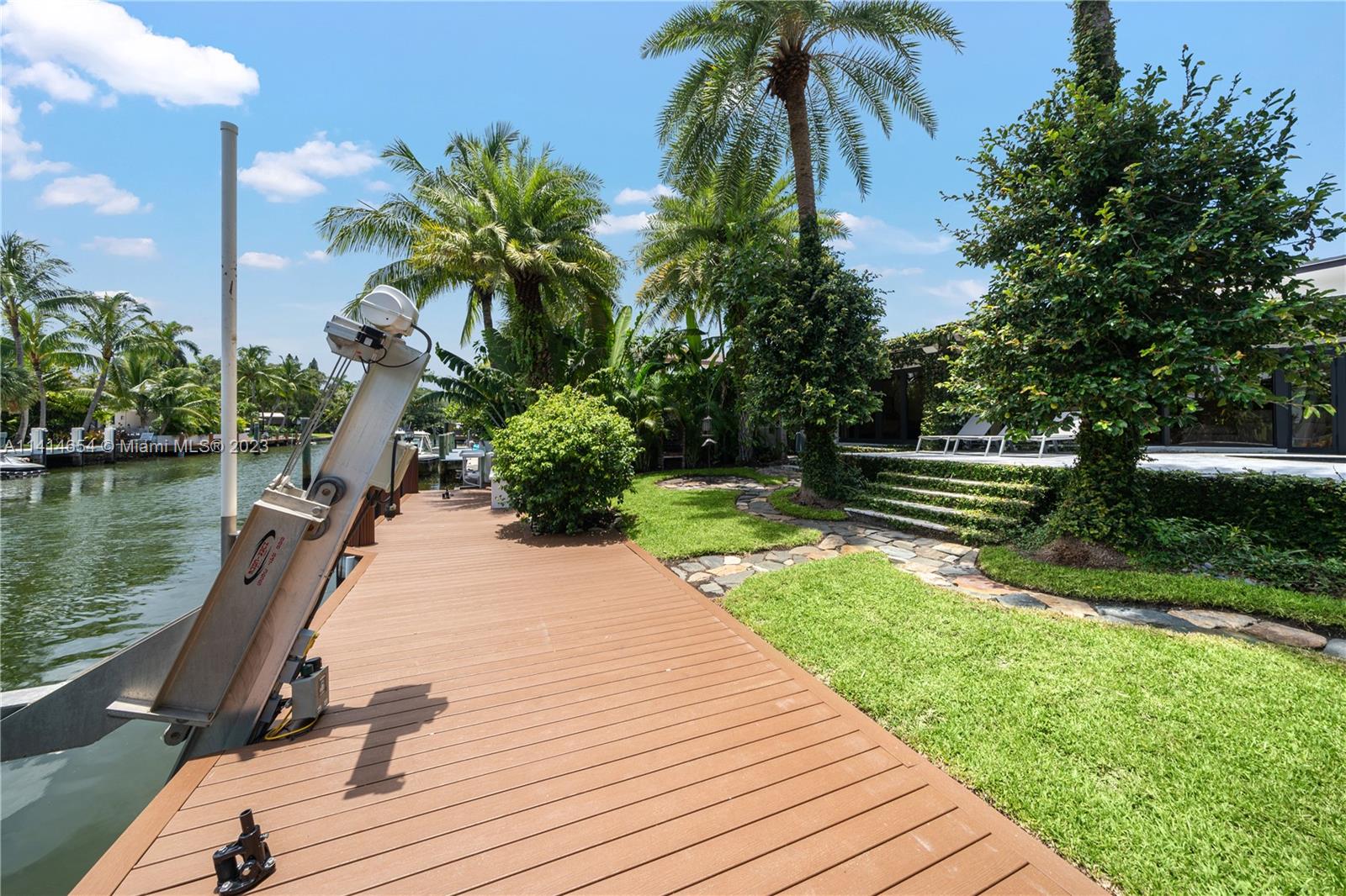 AMD PL BISCAYNE PINES - Residential