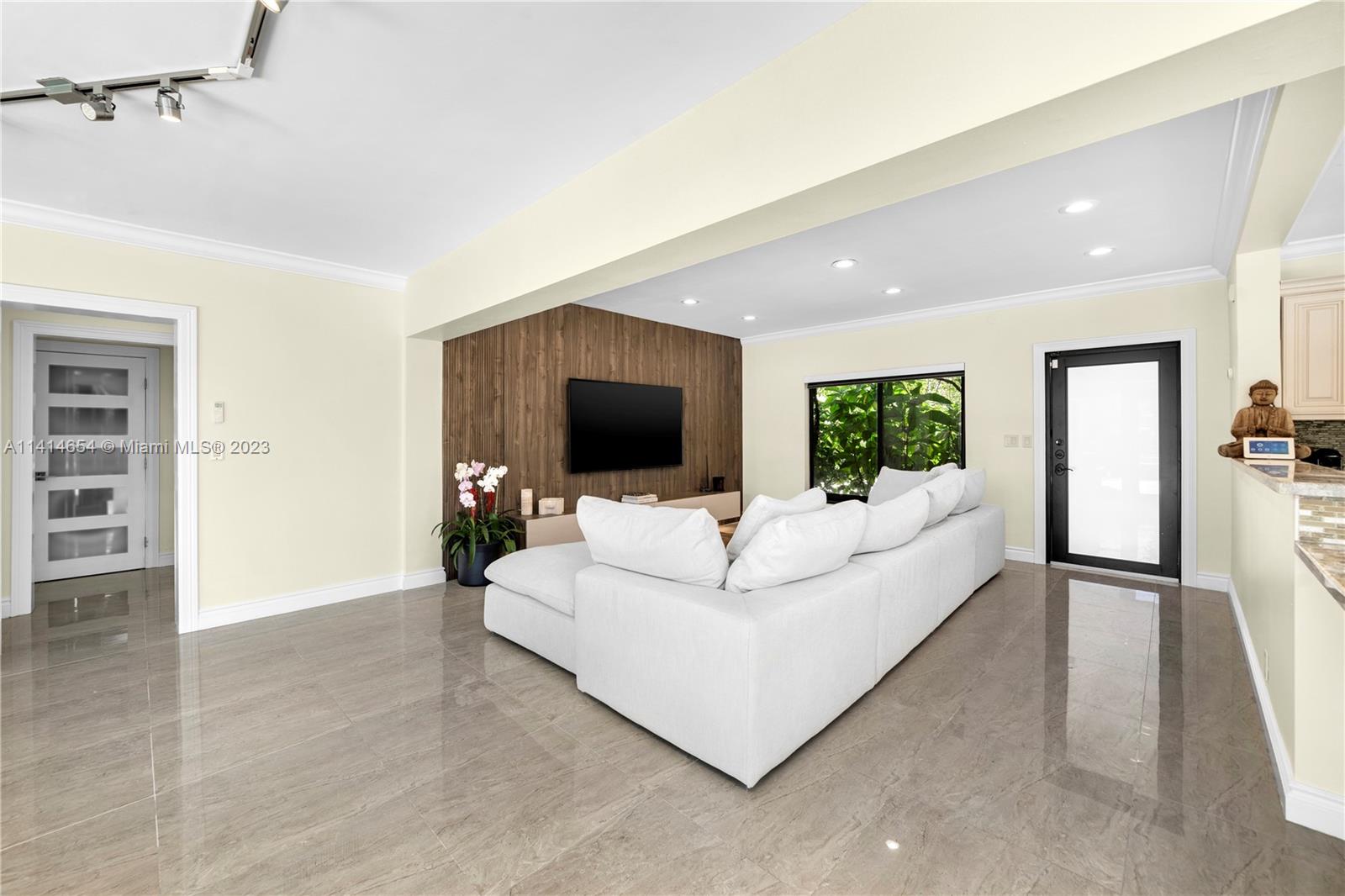 AMD PL BISCAYNE PINES - Residential