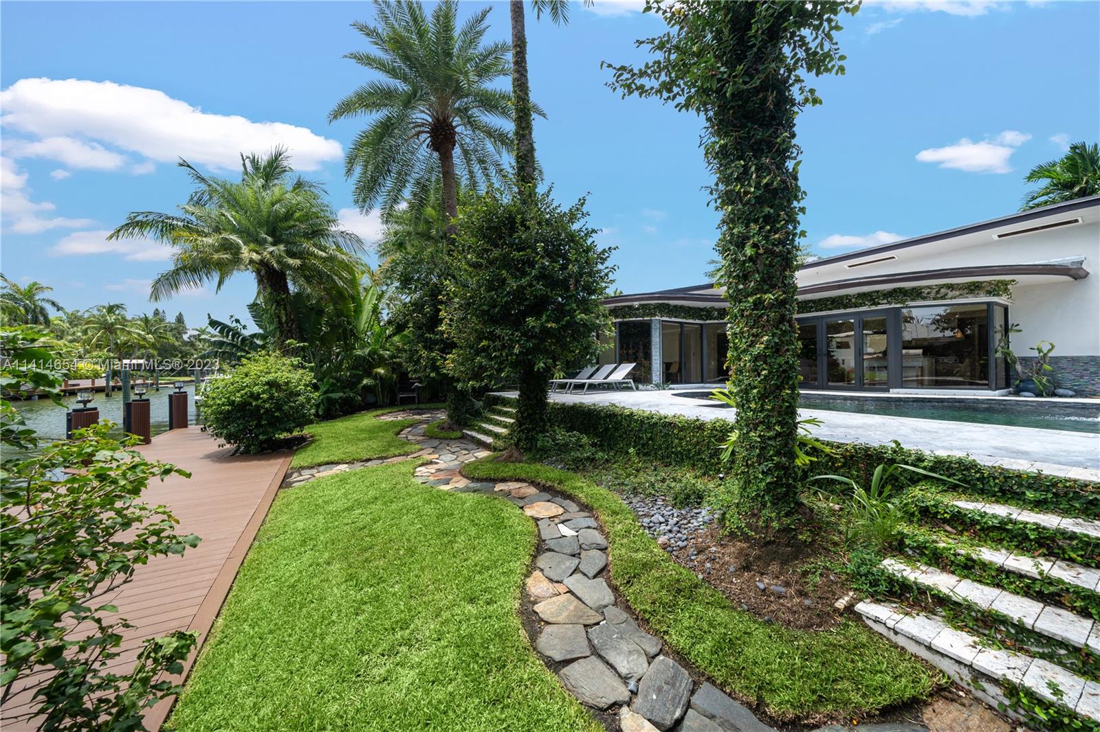 AMD PL BISCAYNE PINES - Residential