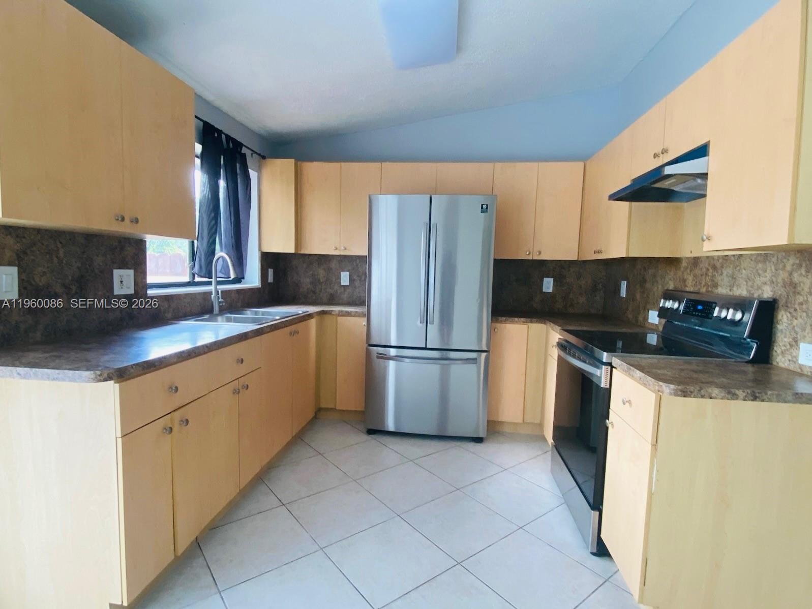 WATERSIDE TOWNHOMES SEC 1 - Residential