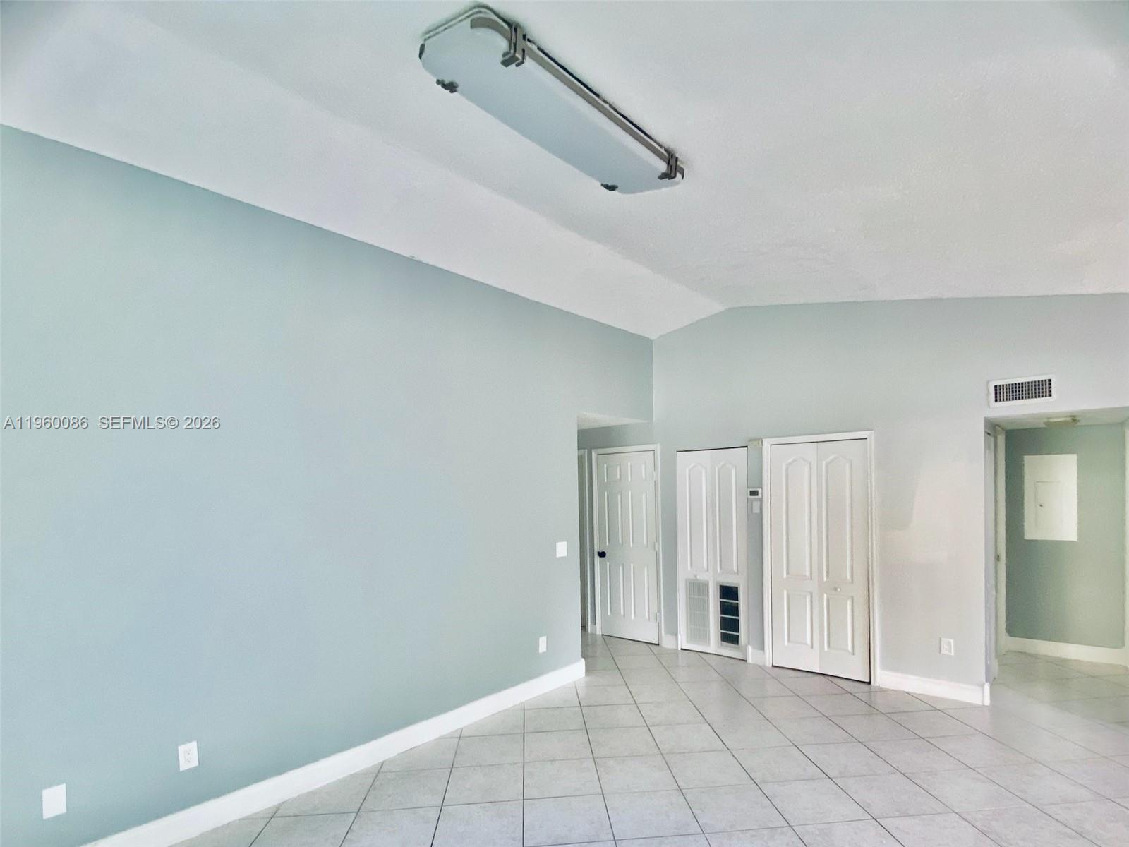 WATERSIDE TOWNHOMES SEC 1 - Residential