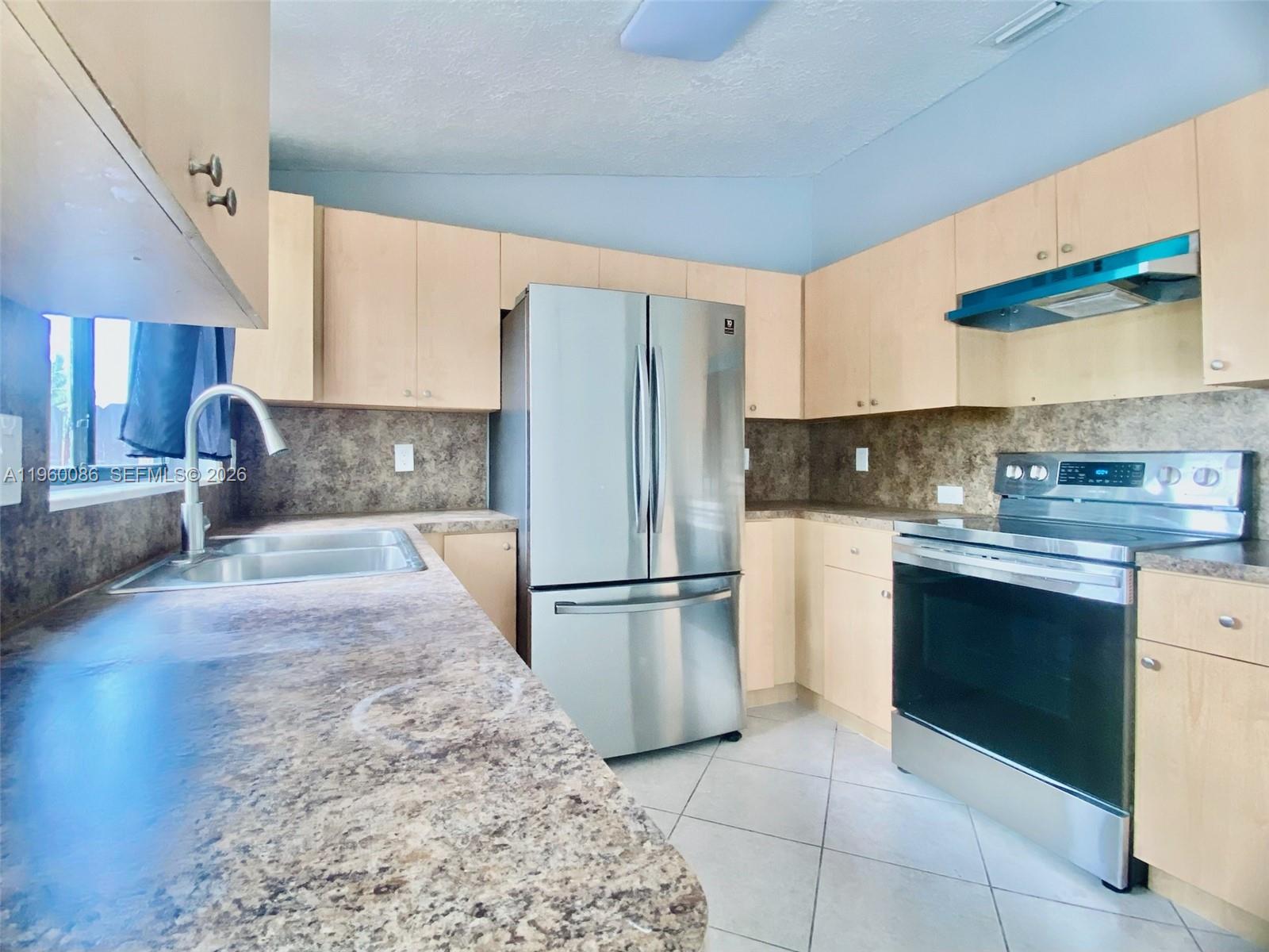 WATERSIDE TOWNHOMES SEC 1 - Residential