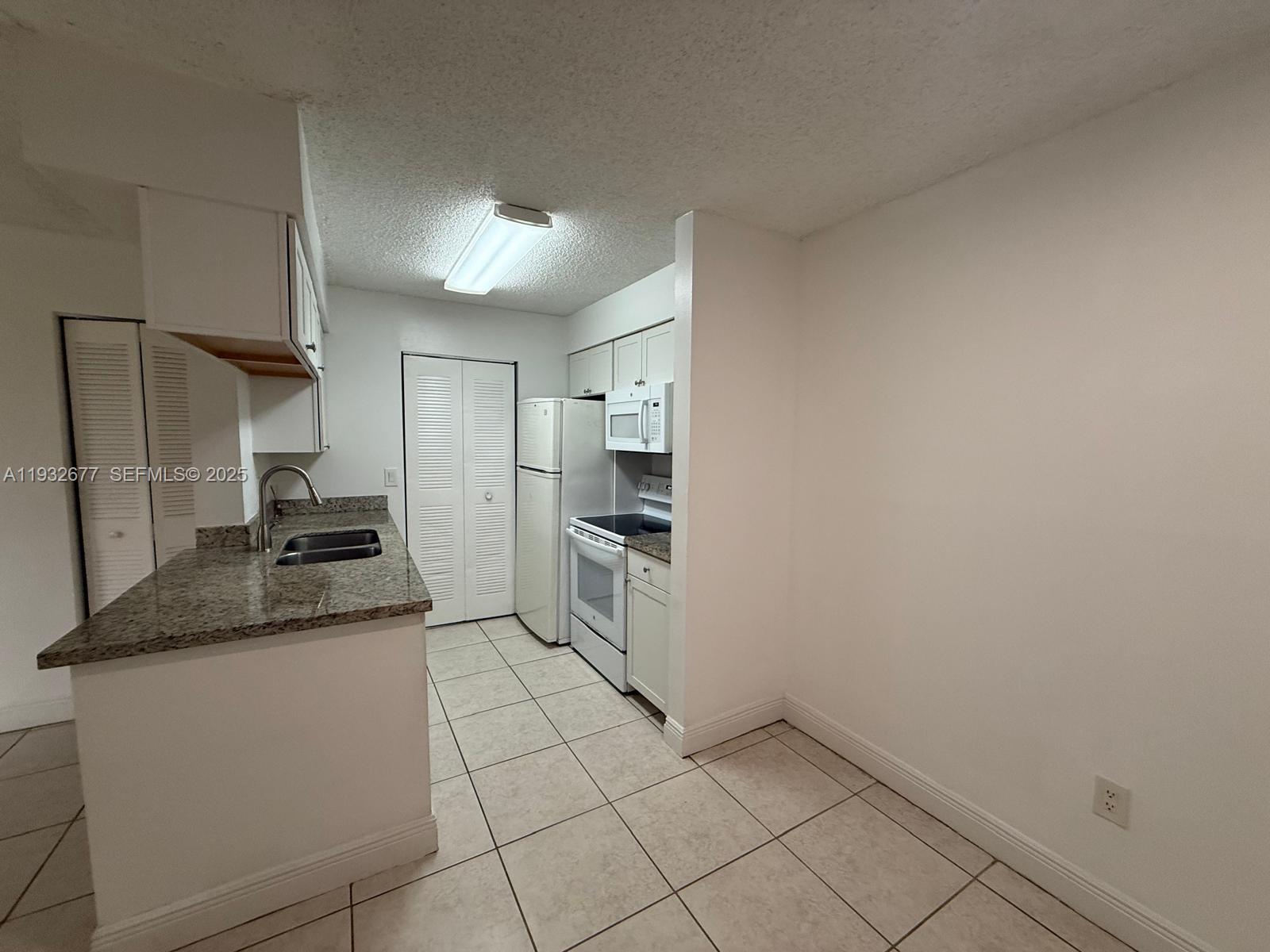 ROYAL POINCIANA CONDO - Residential Lease